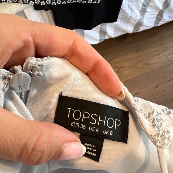 Dress - Picture 4 of 4